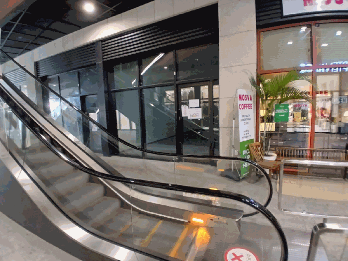 본건 1층 116호 및 주변점포 전경