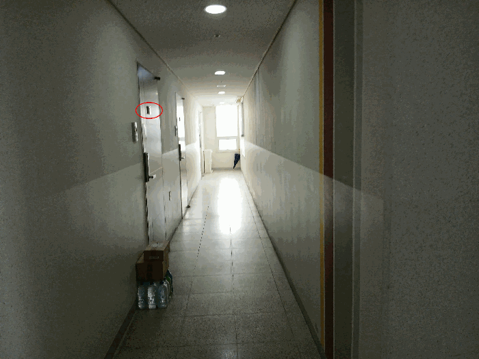 < 본건(1103호) 복도전경 >