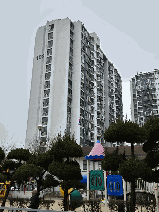 한양3차산호아파트 102동 전경- 동측에서 촬영