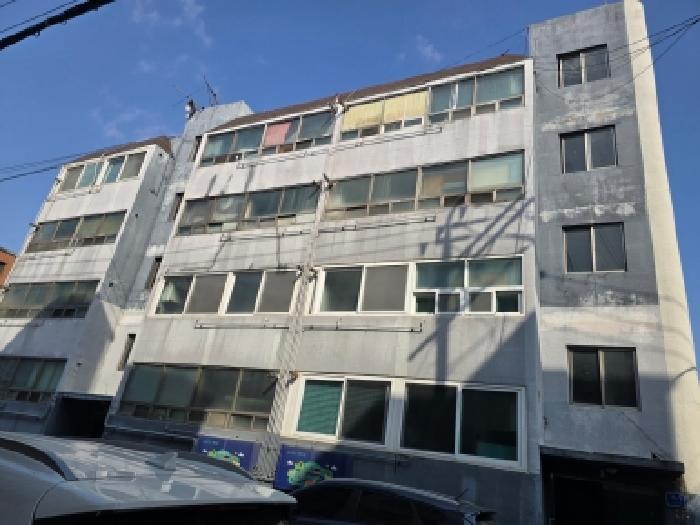 건물 전경