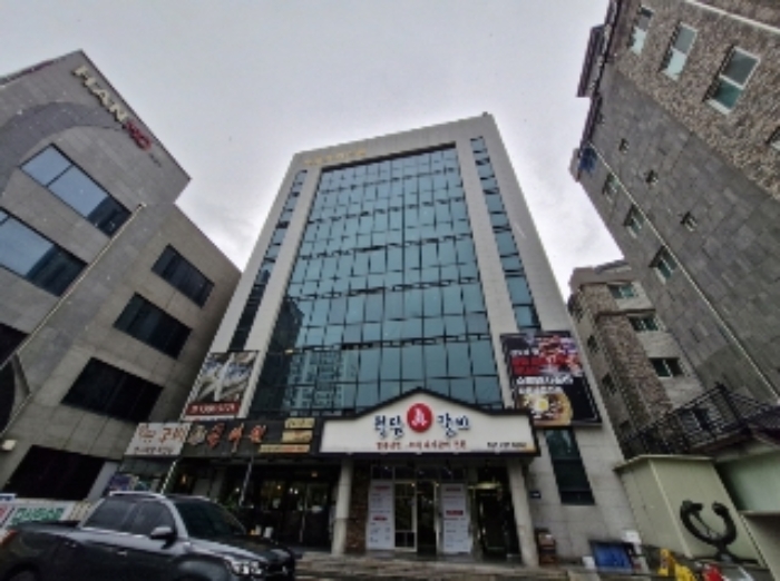 건물 전경