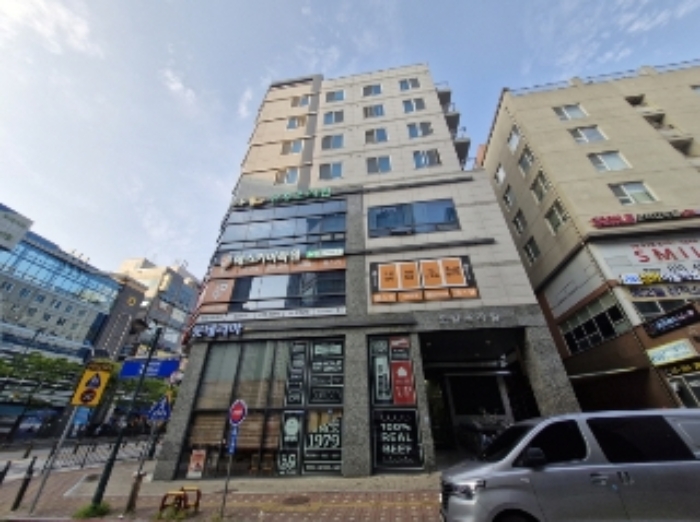 건물 전경