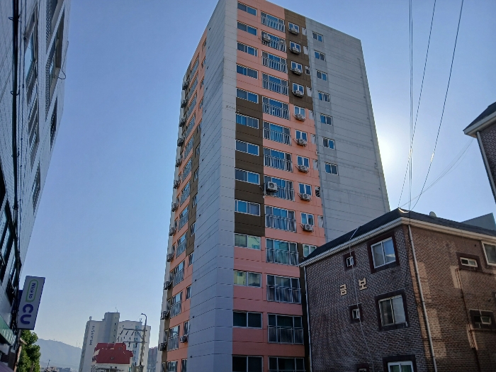 본건 건물전경