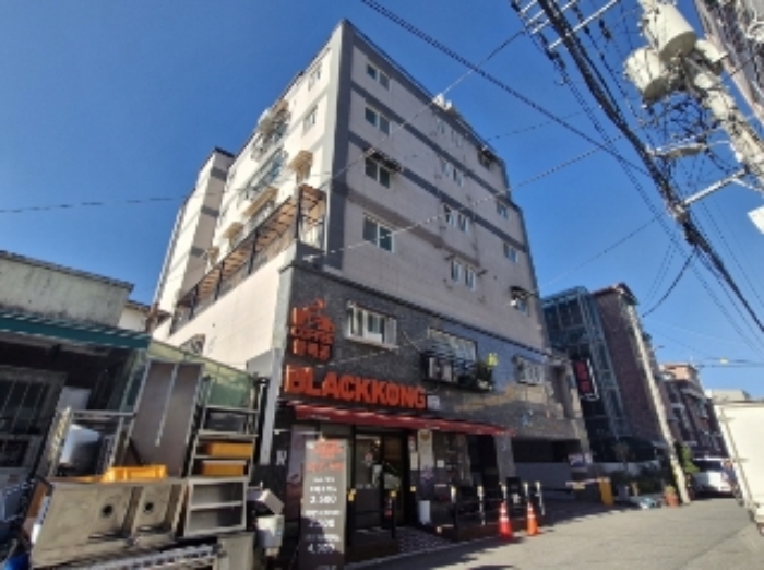 건물 전경
