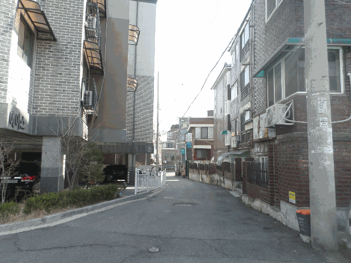 본건 남측 도로변 주위환경
