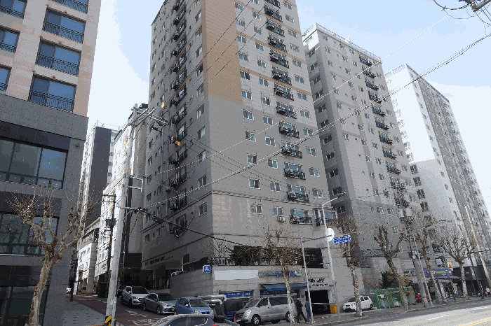 건물 외관 - 남동측에서 촬영