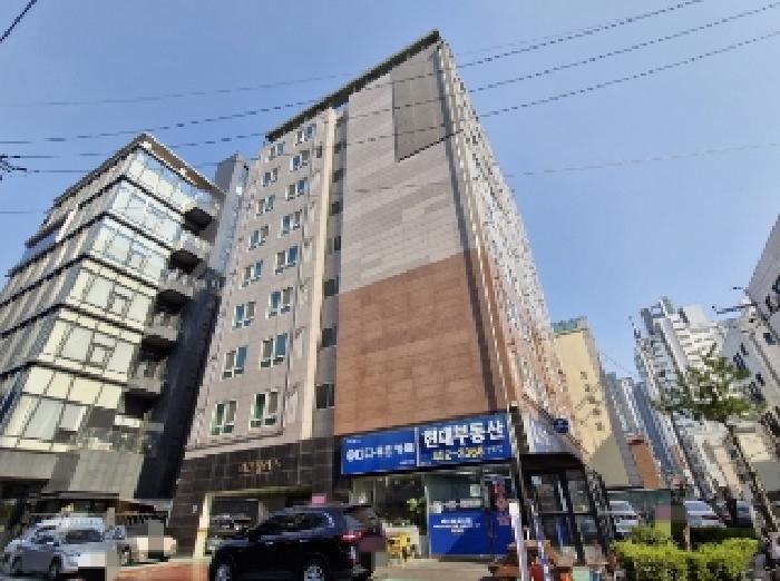 건물 전경
