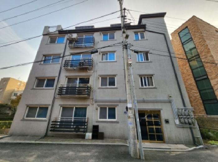 부동산 소재 건물 전경