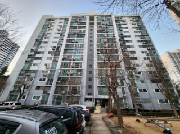 부동산 소재 건물 전경
