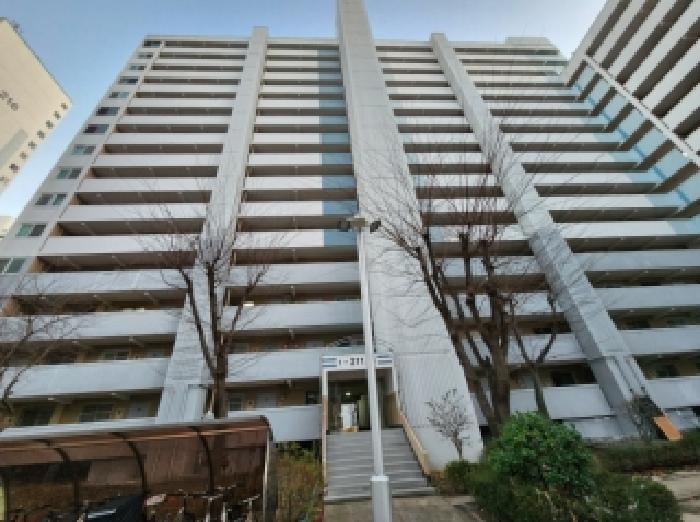 부동산 소재 건물 전경