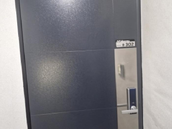 302호 출입문(안내문 교부)