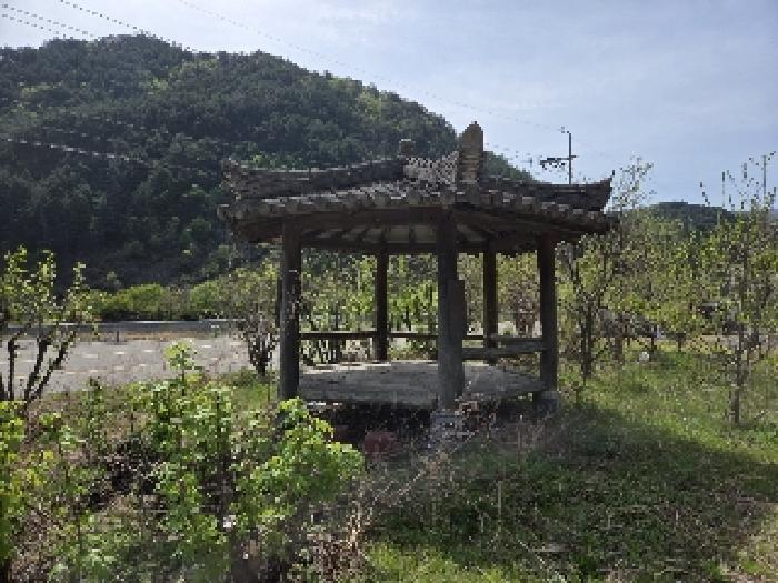 본건 기호5번 지상에 소재하는 원두막