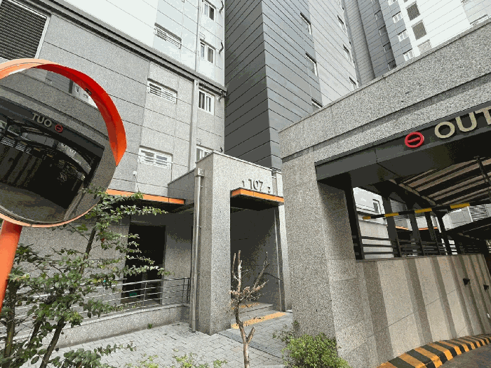 1·2라인 출입구