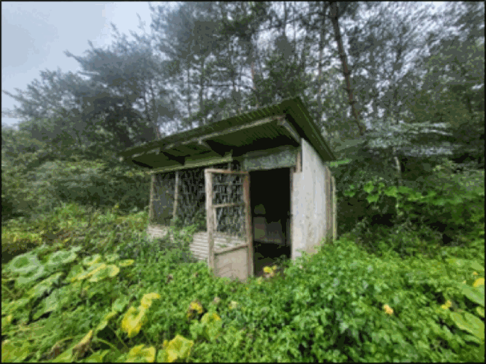 【 지상의 제시외 농막의 계사 】