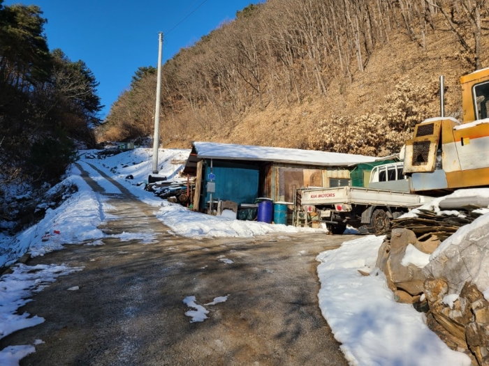 지적경계 부근 제시외물건 사진