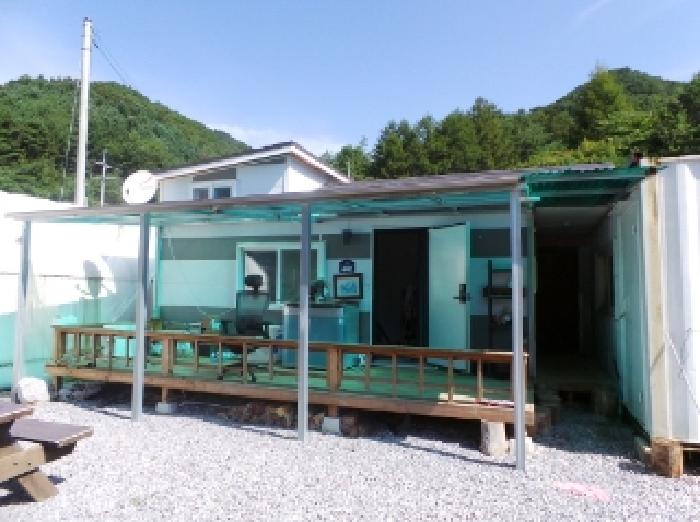 기호 1번 지상에 소재하는 것으로 보이는 제시외 경량철골조 판넬지붕 단층주택