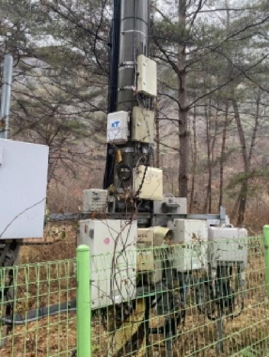 기호 1번 지상에 소재하는 것으로 보이는 제시외 통신중계기