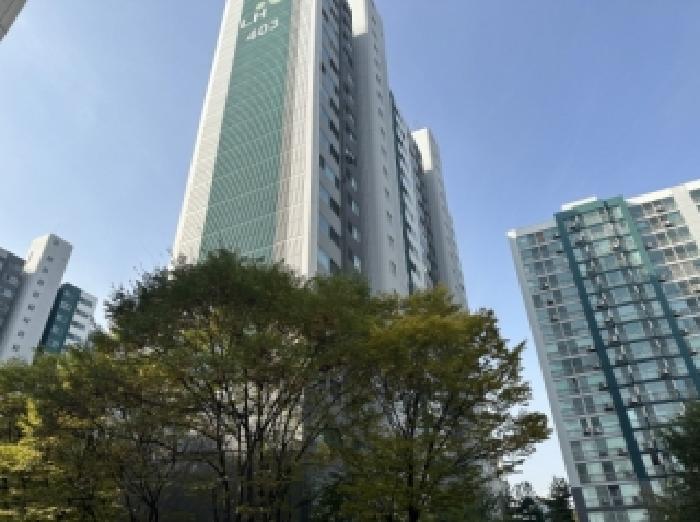 본건