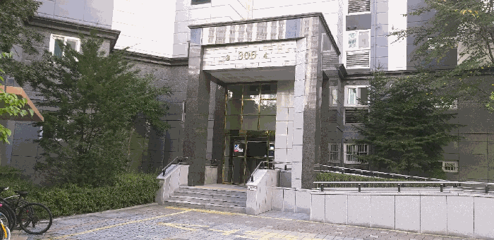 1층 공동 현관