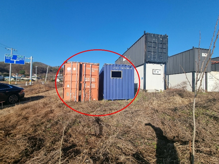 기호11 지상 이동가능한 컨테이너 2동