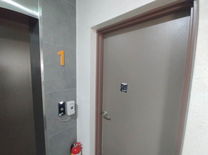 1층 상가 부출입구