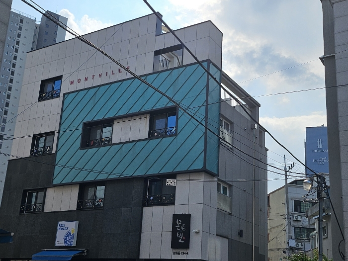 본건 북동측 앞에서 촬영
