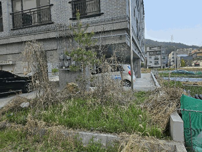 본건 남동측 경계 주위환경