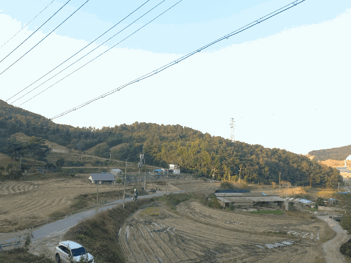 본건 남서측에서 촬영