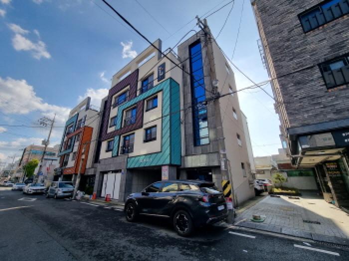 우측 대각선 촬영
