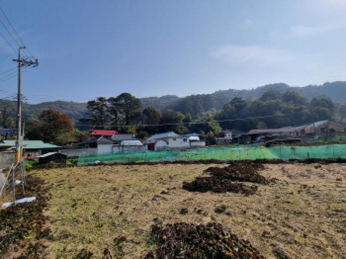 이건 토지 지상 주택 전경
