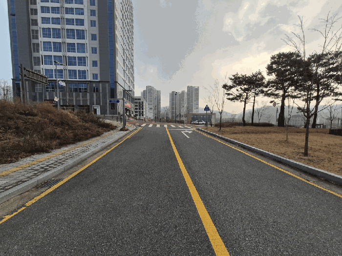 본건 남측 접면 도로