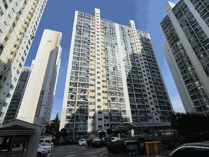 본건 104동 전경