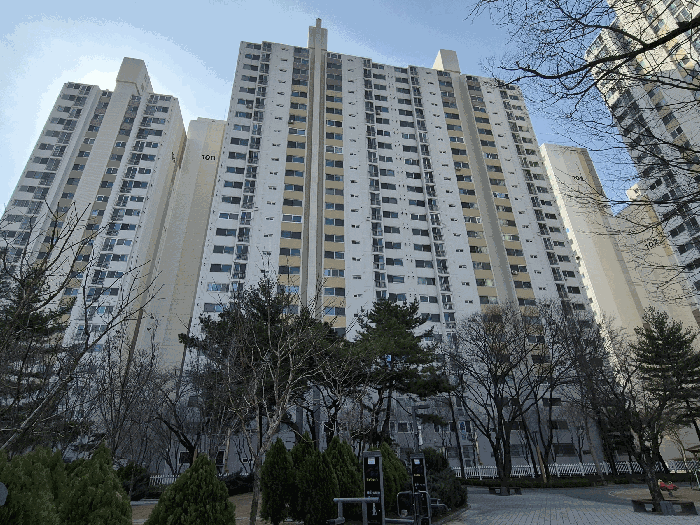 본건 104동 전경