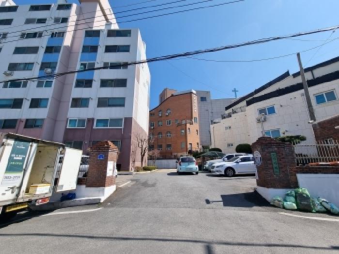 아파트 출입구
