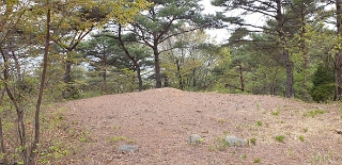 2번 지상에 묘지로 조성된 것으로 보이는 장소