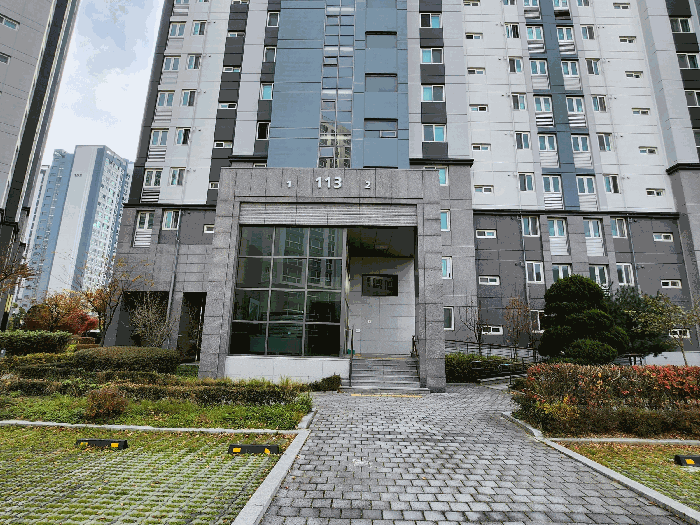 본건 전경(공동현관)