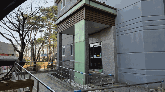 제106동 제1,2호 라인 출입구