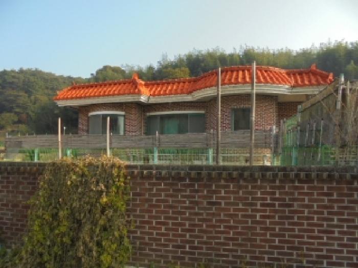 기호(3)지상 제시외 주택 전경