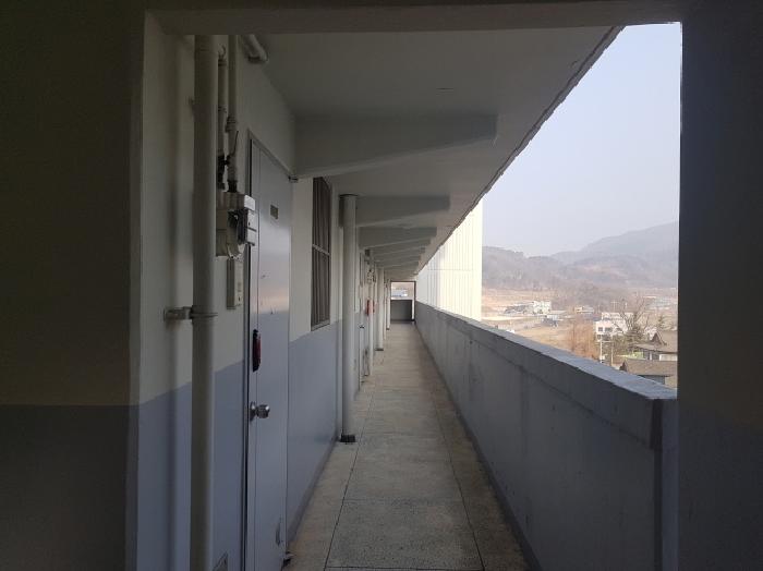 8층 복도