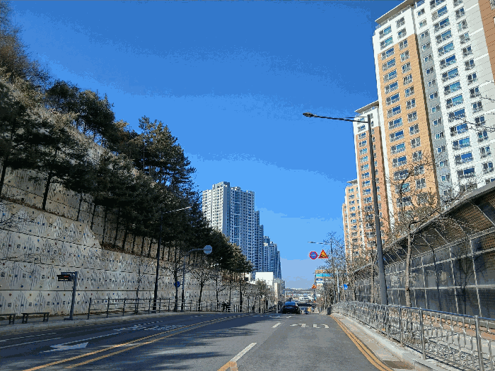 서측 도로