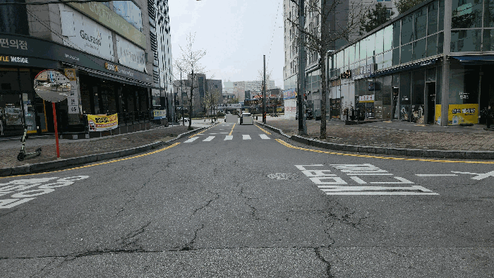 동측 도로