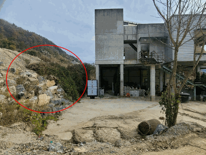 기호(3) 전경(인접토지 옹벽 등으로 이용)
