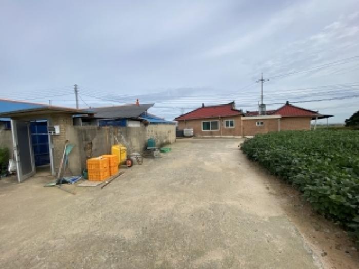 목록 1 서쪽 경계부분 과 목록 2 동쪽 경계부분 콘크리트 포장 부분