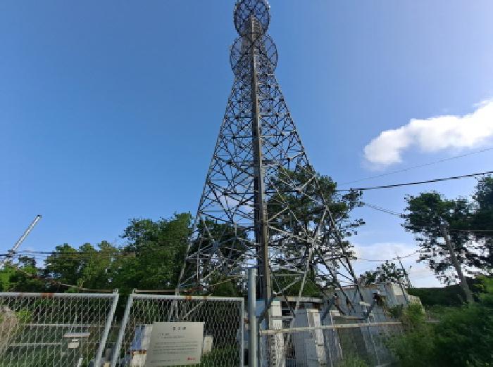 남동쪽부분 주변토지 소재 철탑