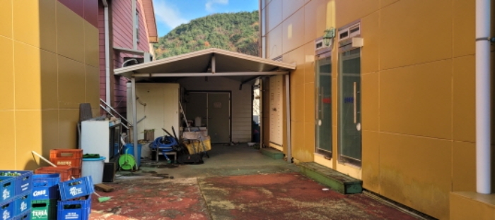 각북면 남산리 1321-6 (낙산1길 78-4) 지상 제시외 판넬지붕 창고시설,