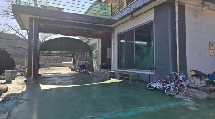 경북 칠곡군 기산면 평복리 928-1. 928-7. 양지상의 2층 건물의 전경