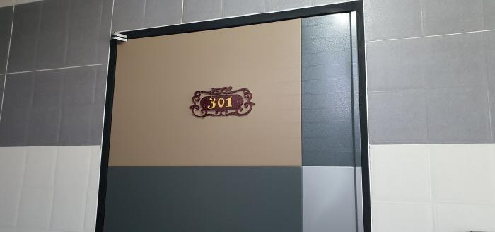 301