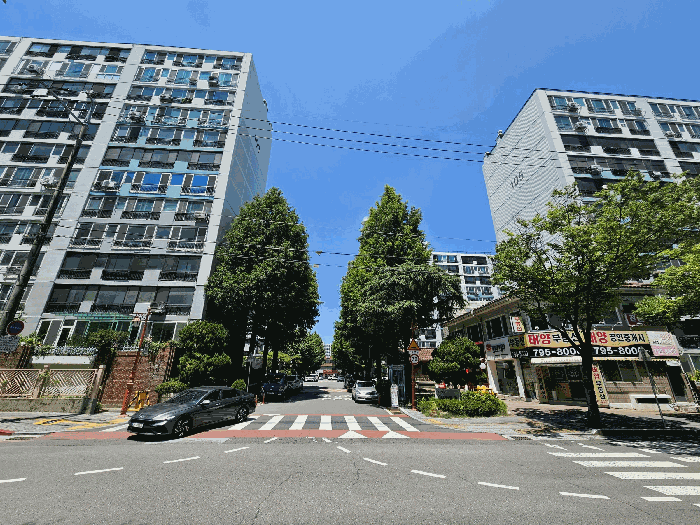 본 단지 입구