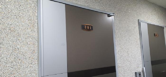 301