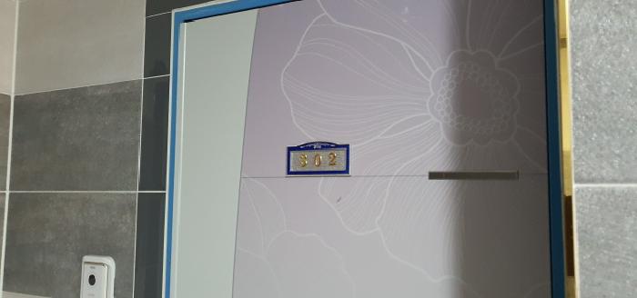 302